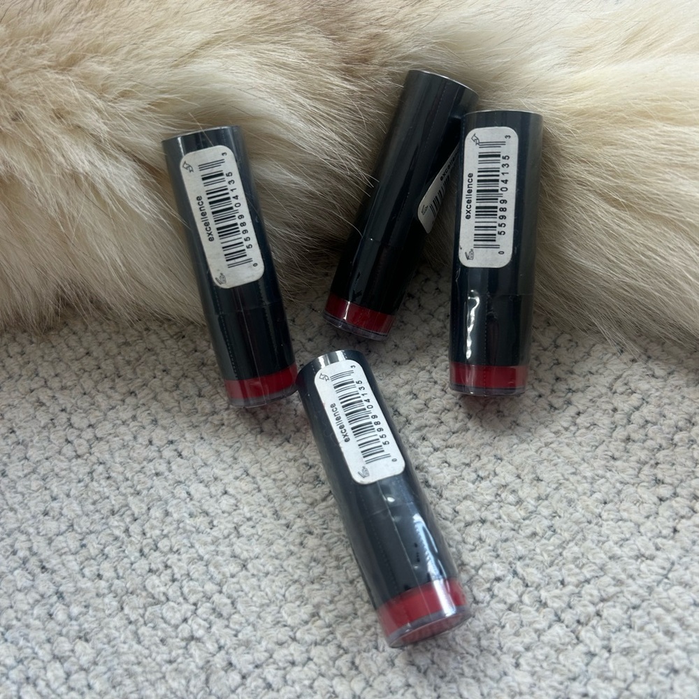 Bundle of 4 ❤️Personnelle Classic Red Lipstick ❤️Rouge distinction Excellence